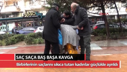 Download Video: Sokak ortasında saç saça baş başa kavga