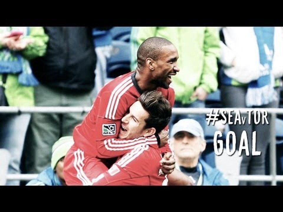 GOAL:  Defoe picks off the loose ball and skips in his second | Seattle Sounders vs. Toronto FC