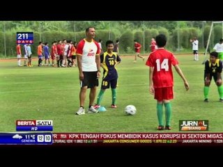 Ruud Gullit Melatih Para Pesepakbola Cilik Tanah Air