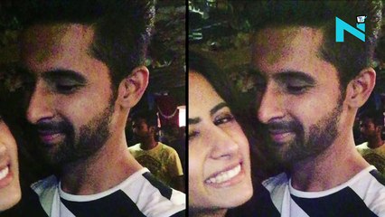 Ravi Dubey and Shargun Mehta share a hot kiss!