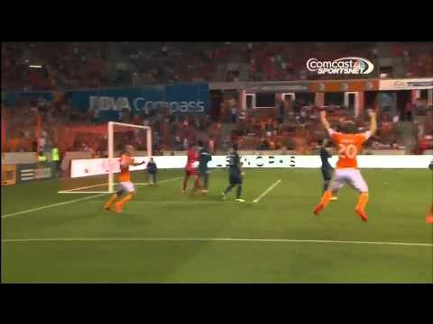 GOAL: Giles Barnes takes advantage of tricky situation for LA | Houston Dynamo vs. LA Galaxy