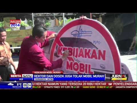 Mahasiswa Universitas Muhammadiyah Surabaya Tolak Mobil Murah