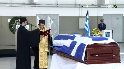 Cerimônia fúnebre homenageia embaixador grego