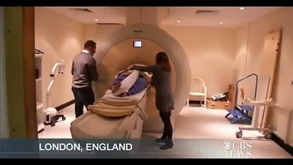 Ces deux jumeaux se battent pour gagner de la place dans l'utérus