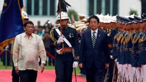 Primeiro-ministro japonês reforça aliança nas Filipinas