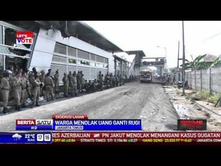 Petugas Damkar Masih Padamkan Api di Duren Sawit