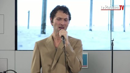 AaRON chante «We Cut The Night» en live au Parisien