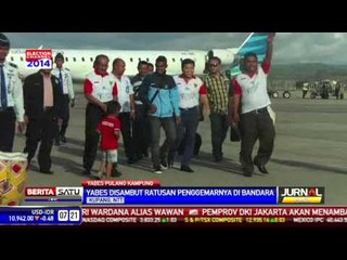 Pulang Kampung, Yabes Disambut Penggemar di Bandara