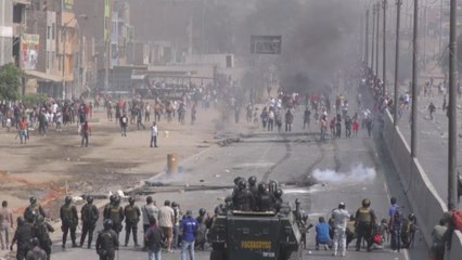 Al menos un herido y 42 detenidos en nuevos disturbios en Lima contra peaje