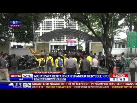 Mahasiswa UI Demo di Depan Kantor KPU
