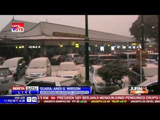 Pihak Bandara Adisucipto Bagikan Kudapan dan Masker