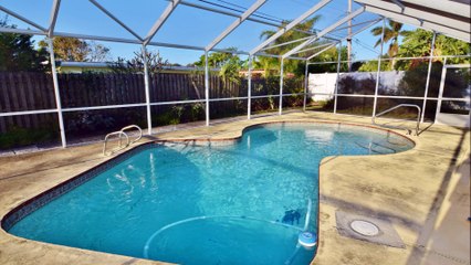 BEACHSIDE LIVING AT IT'S BEST!