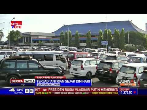 Pelabuhan Ketapang Dipadati Arus Kendaraan ke Bali