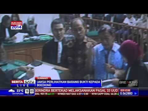 Breaking News #19 Jaksa Perlihatkan Barang Bukti Kepada Boediono