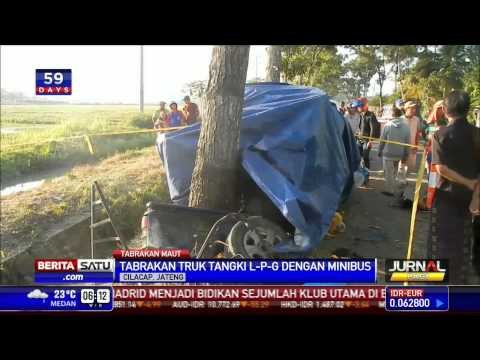 Truk Tangki Tabrak Minibus Menewaskan 3 Orang