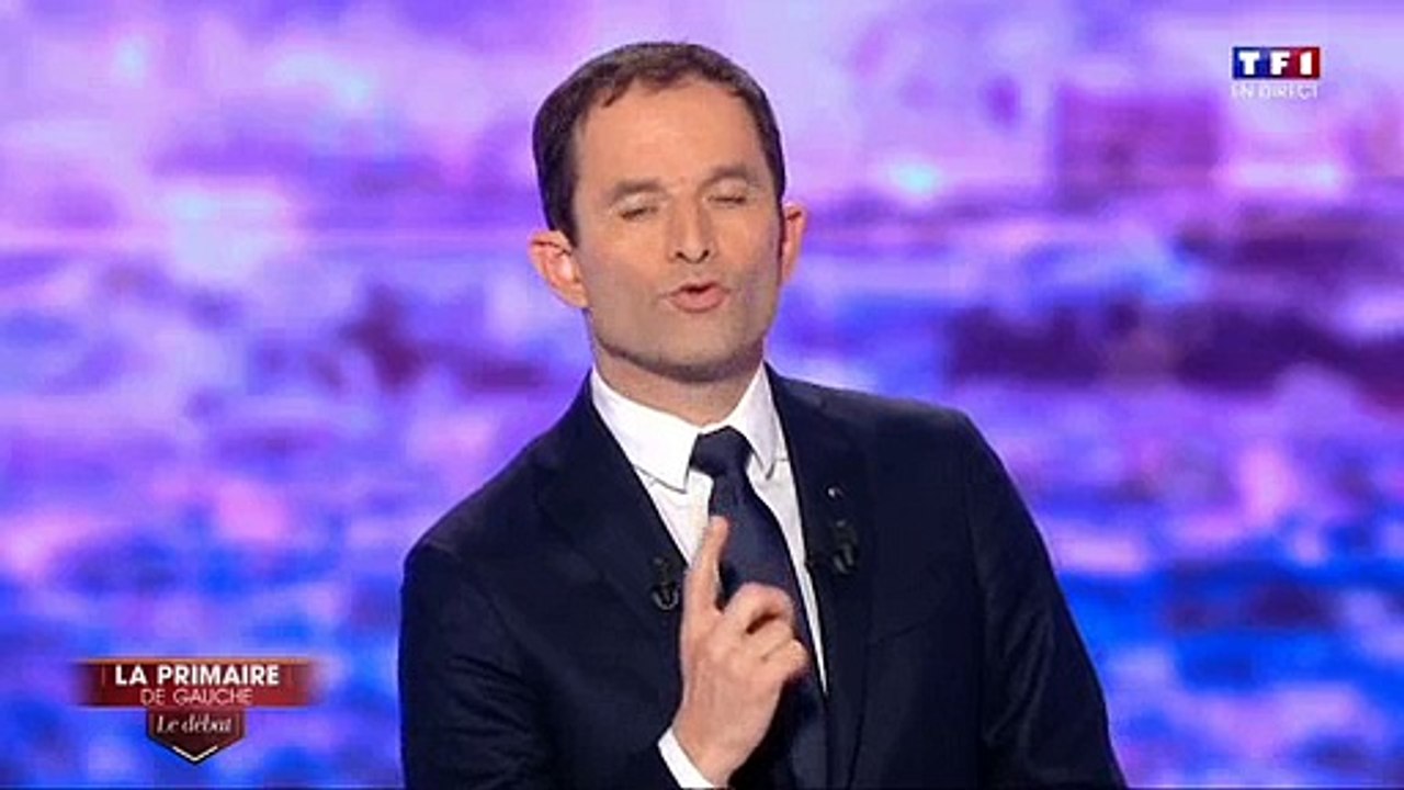 La réaction priceless de Valls pendant une passe d'armes avec Hamon sur la déchéance