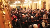 Kedi dostu İmam Mustafa Efe Dünyada fenomen oldu Aziz Mahmud Hüdayi Camii'nin imamı Mustafa Efe, Sosyal medyada gündem o