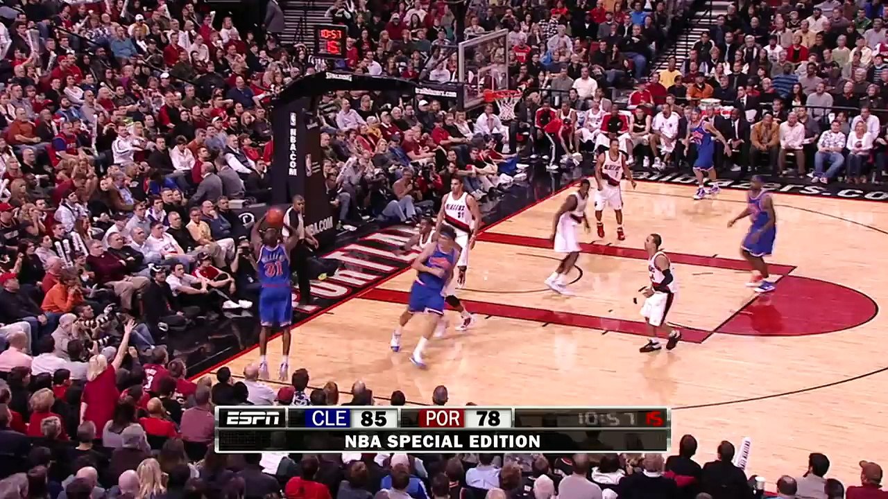 LeBron James Highest Jump EVER Gets Head Over The Rim From 01.10.2010-3-kolNcY53s