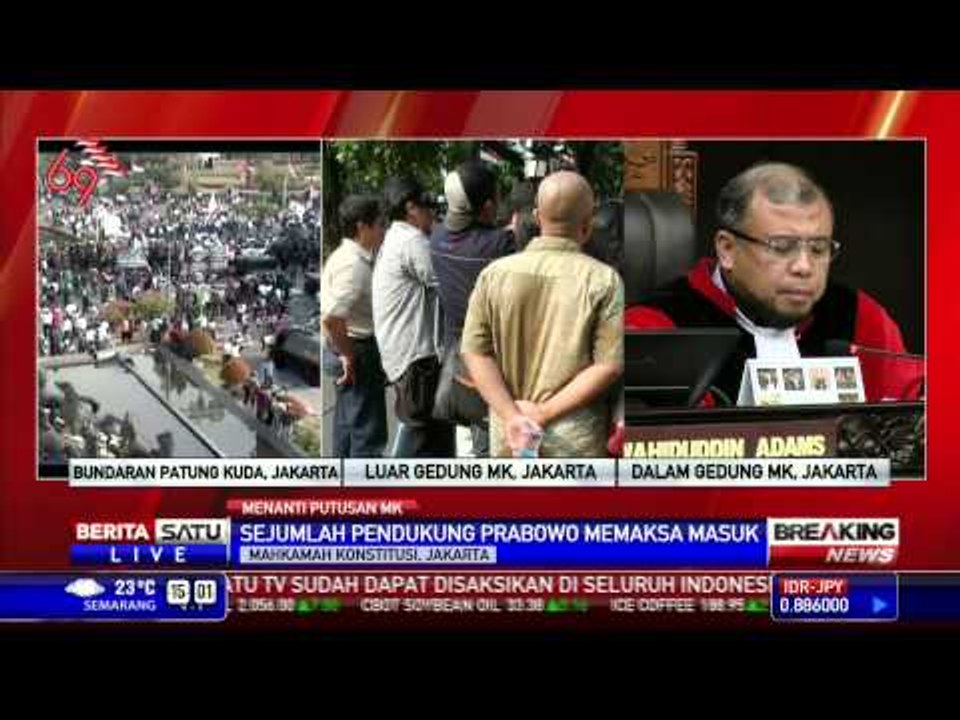 Breaking News #3: Hakim Patrialis Akbar Bacakan Putusan Sidang