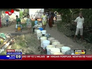 Krisis Air Bersih, Warga Berebut Bantuan Air dari PDAM