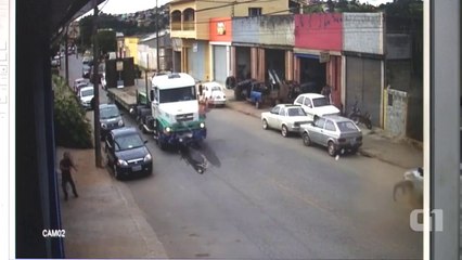 Crash d'un motard dans un camion