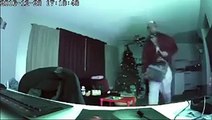 scumbag-burglar-steals-christmas