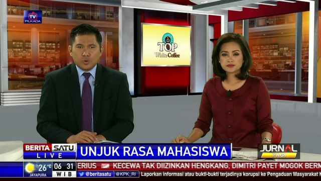 Mahasiswa Unjuk Rasa di Depan Istana Merdeka Hingga Malam Hari