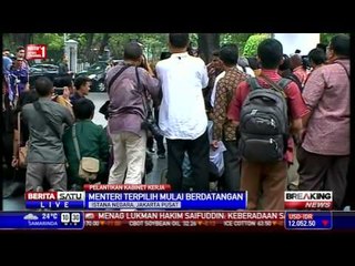 Mengenakan Batik, Menteri Berdatangan ke Istana