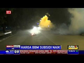 Mahasiswa IISIP Blokir Jalan Lenteng Agung Menolak Kenaikan BBM