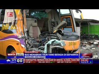 Bus Tabrak Truk di Depannya, Belasan Penumpang Luka Parah