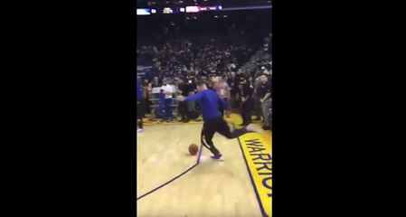 Stephen Curry veut jouer au foot mais Klay Thompson lui gâche son plaisir