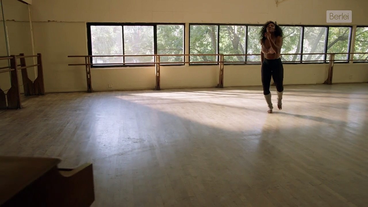 Serena Williams danse comme une folle toute seule