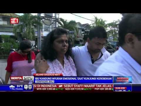 Duka Ibunda Myuran Saat Kunjungi Lapas Kerobokan