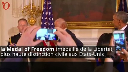 Barack Obama fait une surprise à son vice-président qui fond en larmes