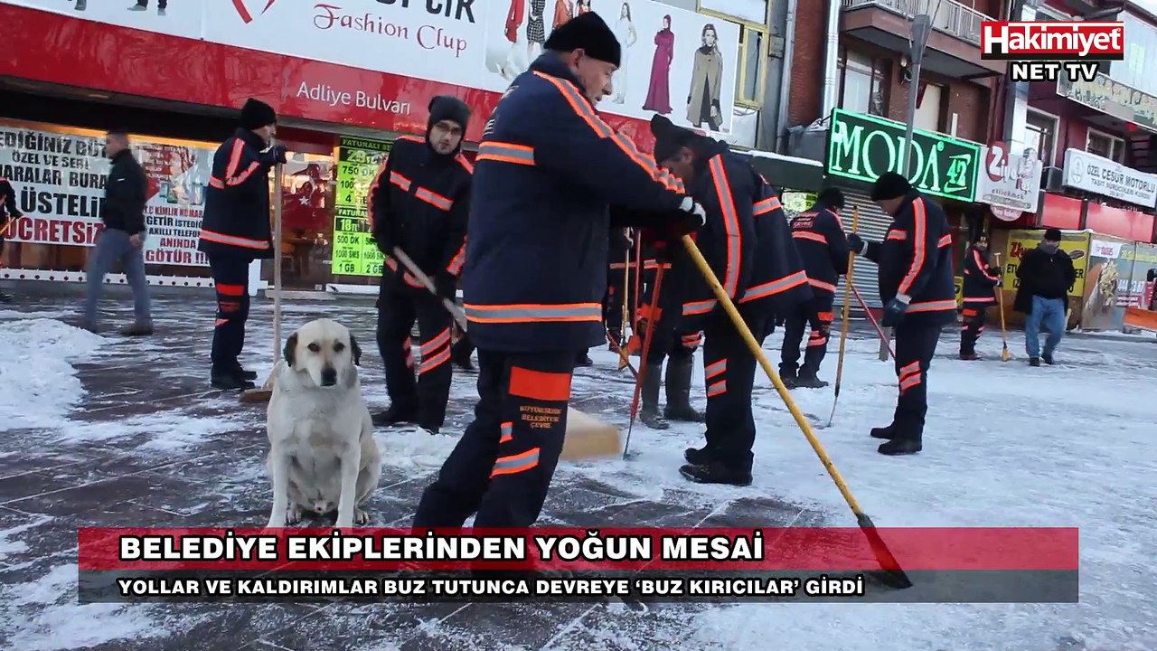 Konya'da Yollar buz tutunca devreye buz kırıcılar girdi