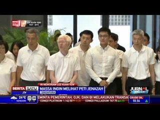 Warga Beri Penghormatan Terakhir untuk Lee Kuan Yew