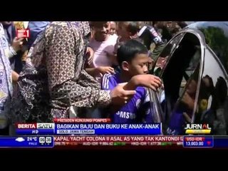 Pulkam, Jokowi Bagikan Buku dan Baju Batik ke Santri