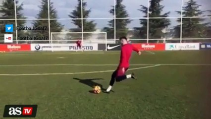 Antoine Griezmann Fantastic Save at Atletico Madrid training 2017