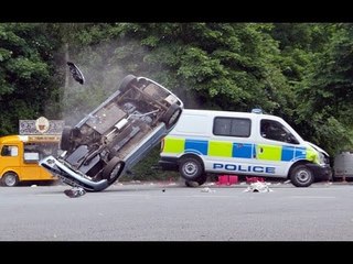 Accident de voiture mortel en direct - Caméra de surveillance [Sécurité]+18 partie 11
