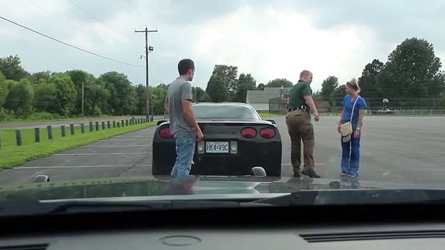 Evlilik Teklifinde İşin İçine Polisi De Dahil Eden Yaratıcı Adam