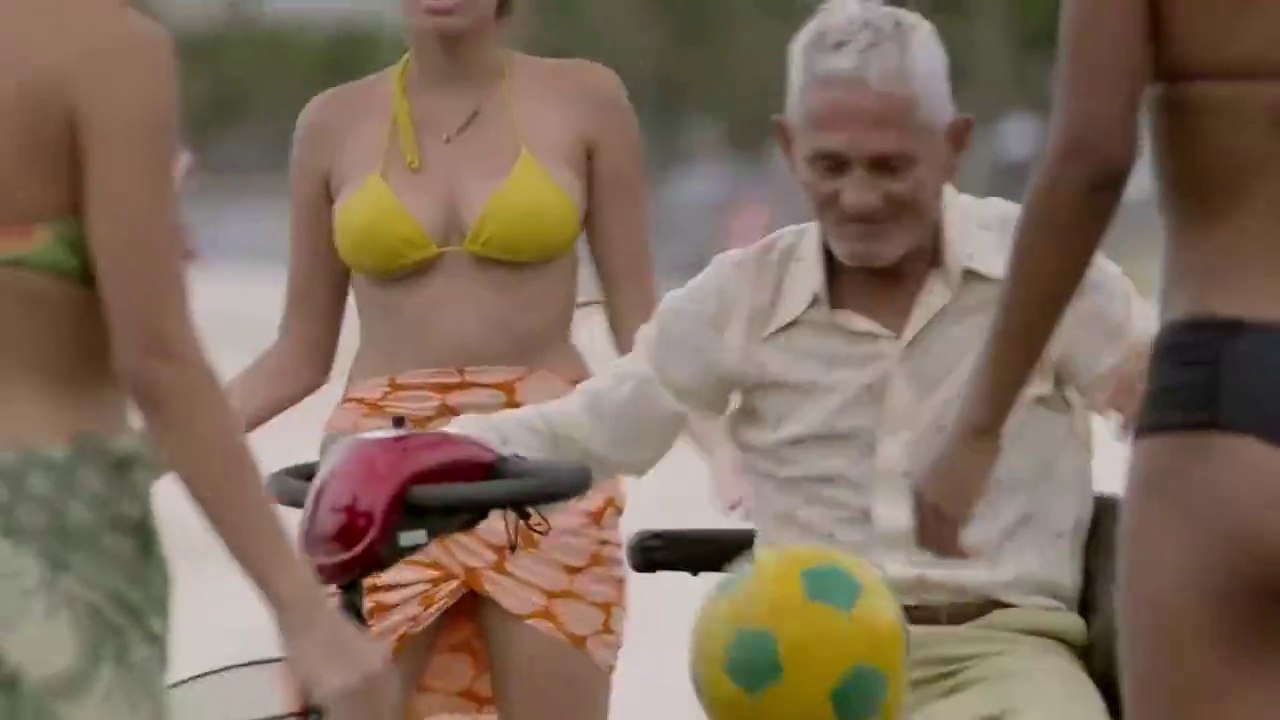 This is Brazil. football is in their soul. (Isto é Brasil,  O futebol está em sua alma)