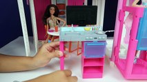 Barbie 3 Storey Townhouse - 4 Barbie Fashionistas Dolls - Unboxing Kids T