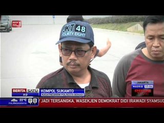 Polisi Mengolah TKP Kebakaran Pabrik Kosmetik Mandom