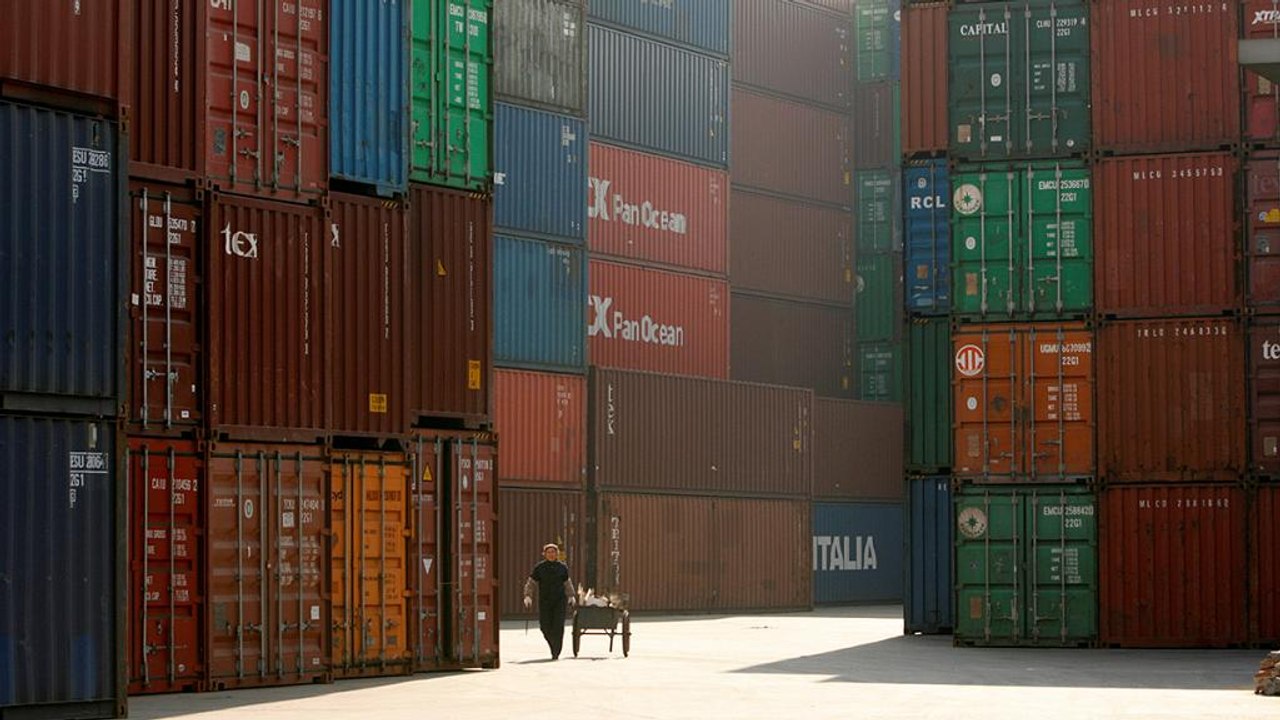 Dismal year for Chinese exports as Beijing faces Trump trade threats