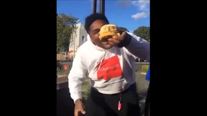 Voici comment on mange un Big Mac aux USA... FAIL lol