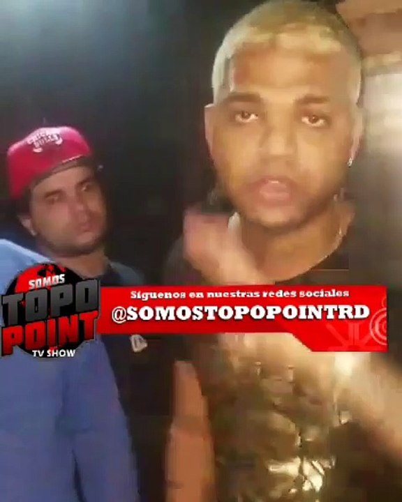 Se unen multiples artistas urbanos y trabajan los cajeros remix en el estudio