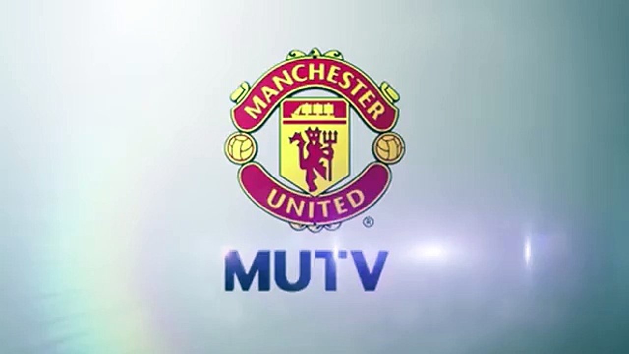 Jose Mourinho répond au téléphone d'un journaliste en conférence de presse