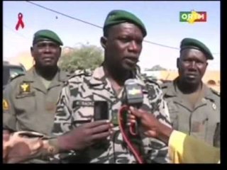 Opération militaire sur le terrain à Tombouctou avec le Général Adjoint Didier DAKOUO.
