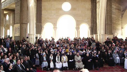 آلاف المسحيين يحجون الى نهر الاردن