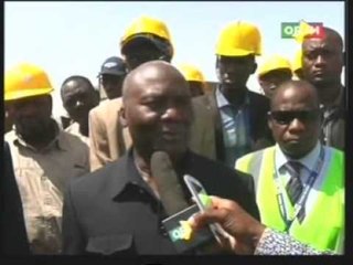 Visite du Ministre de l’équipement à l’aéroport de Kayes pour les avancement des travaux.